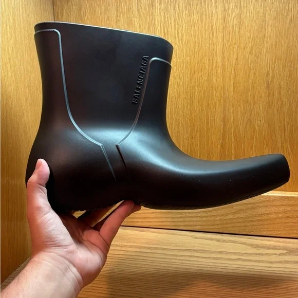 Balenciaga Excavator Boots - Picture 4 of 5